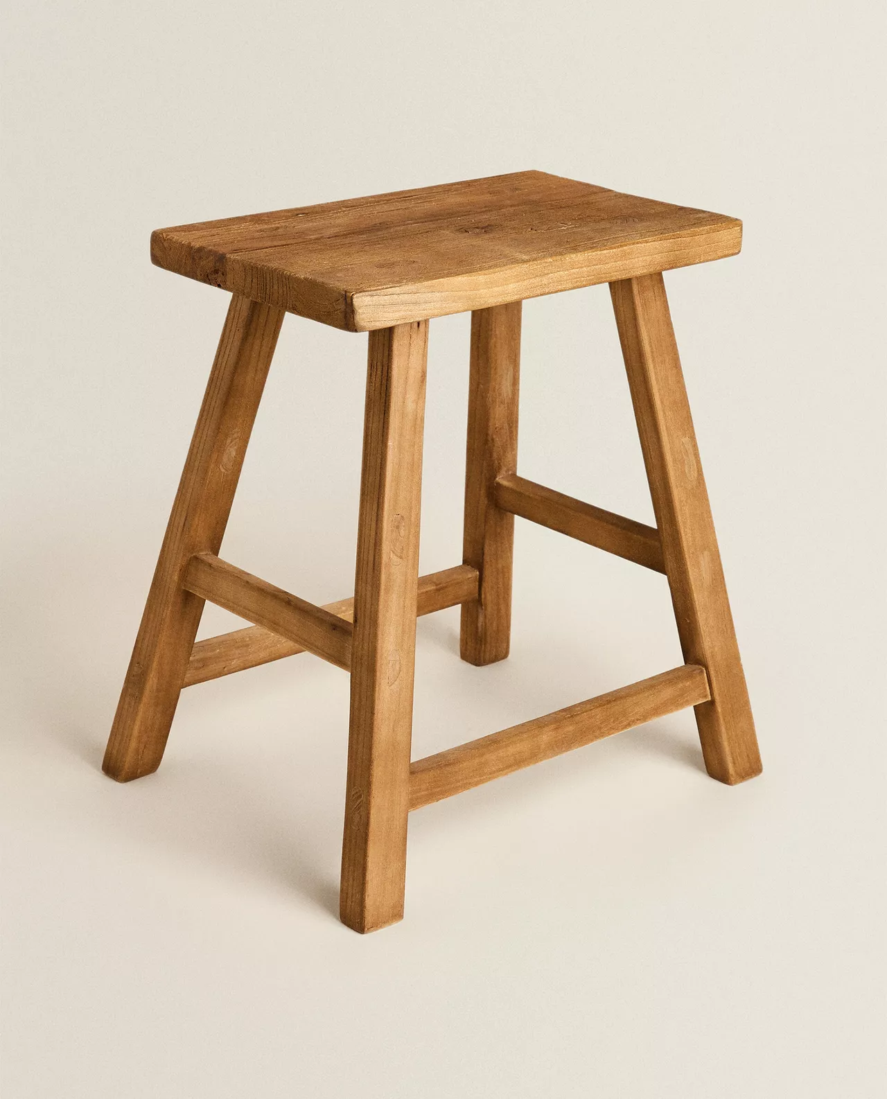 Taburete de madera