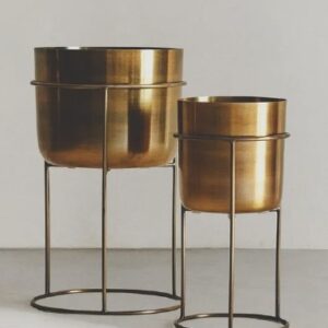 Maceteros de bronce