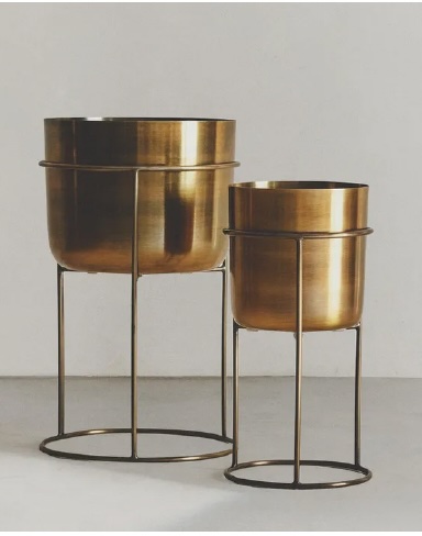 Maceteros de bronce