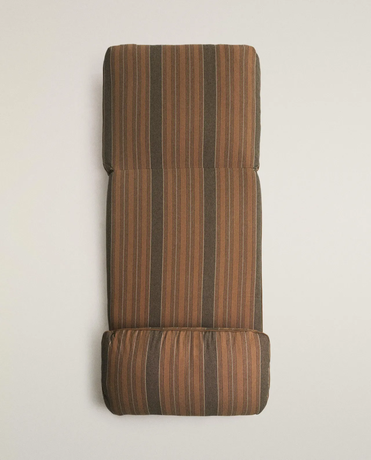 Sillón plegable a rayas